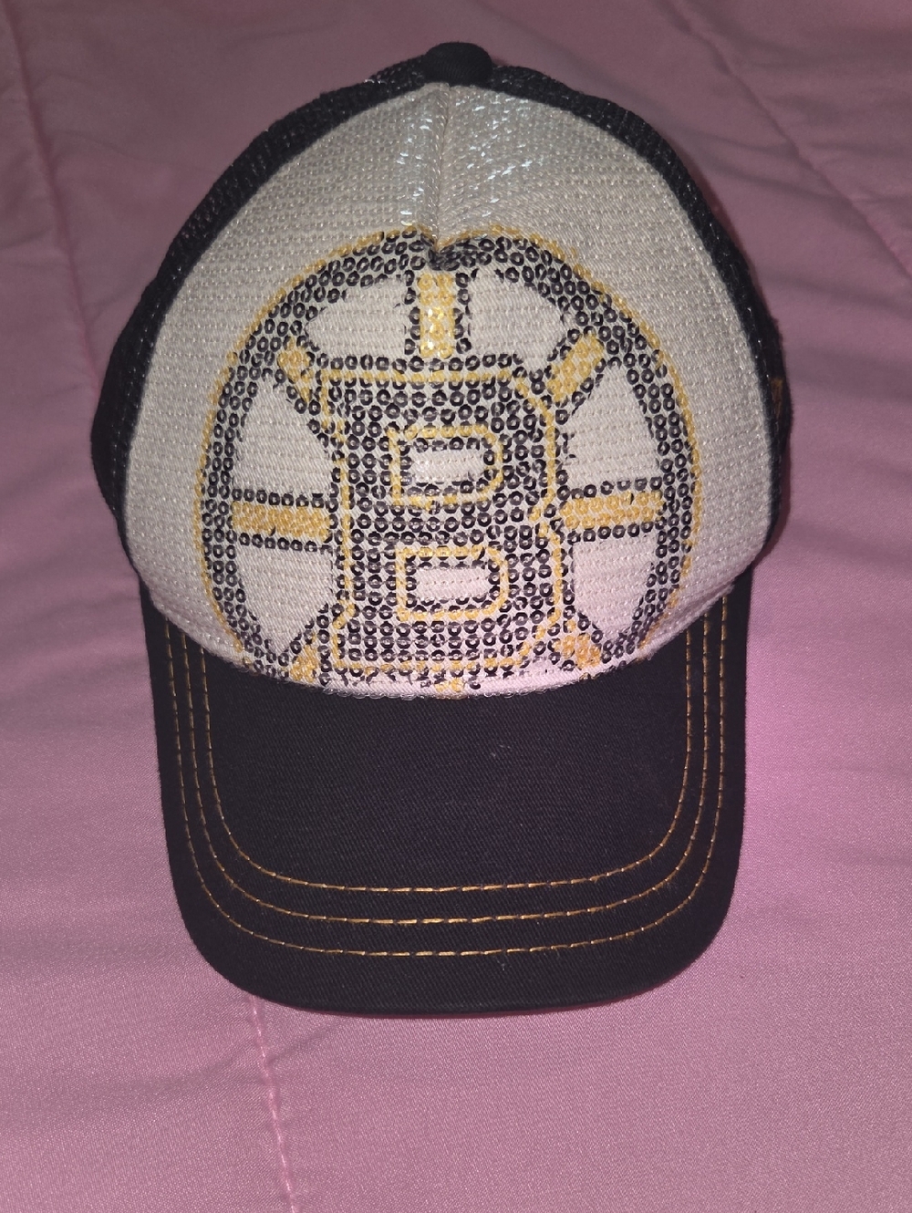 New Era Boston Bruins Sequin Mesh Trucker Cap